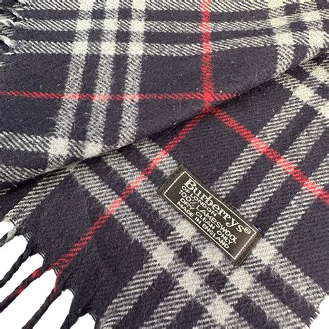 Burberry: Navy Check Scarf 